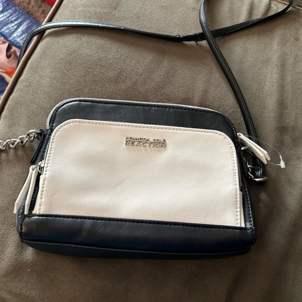 Crossbody handbag